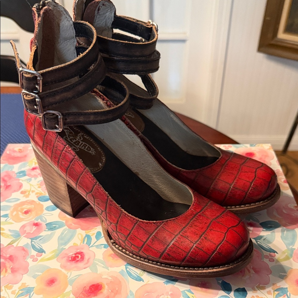 Freebird by Steven Randi Red Crocodile Pattern Heels
